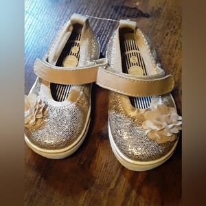 NWOT Wonder Nation Toddler Sz 5 Girls Gold Sparkling Velcro closure Adorable